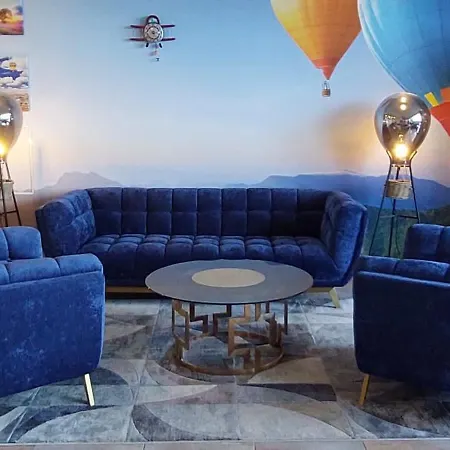 Sky High Airport 200 Meters From The Terminal Hotel 3*