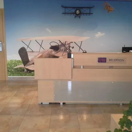 Sky High Airport 200 Meters From The Terminal Marupe