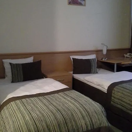 Hotel Sky High Airport 200 Meters From The Terminal