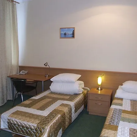 Sky High Airport 200 Meters From The Terminal Hotel Marupe